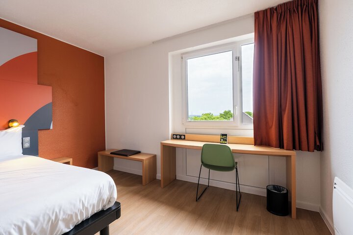 Room 29 of 77