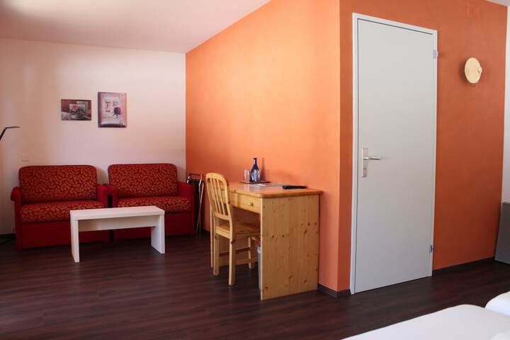 Room 19 of 73