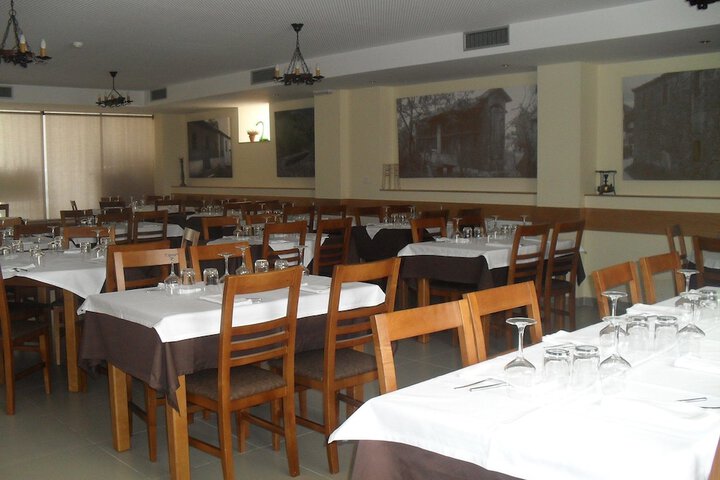 Dining 48 of 78