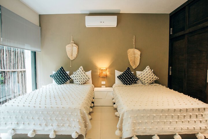 Room 26 of 161