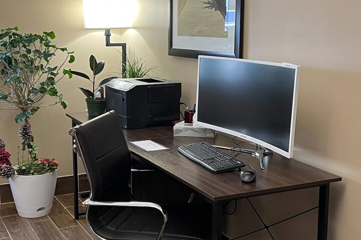 Business Center 72 of 73
