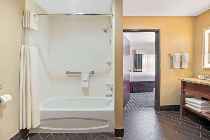 Room 21 of 40