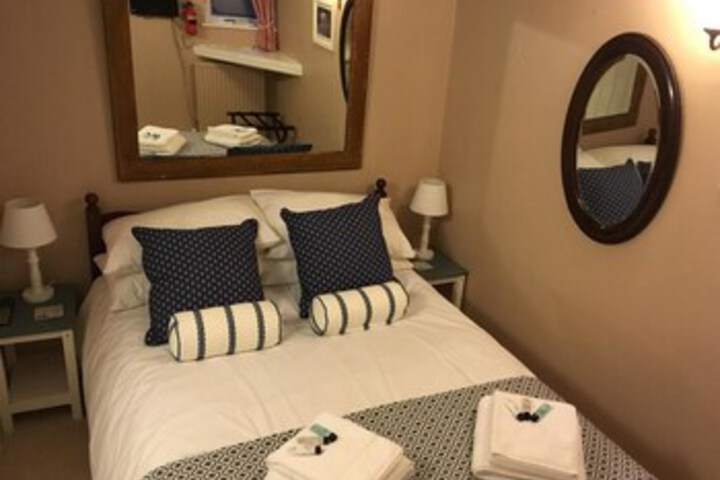 Room 30 of 46