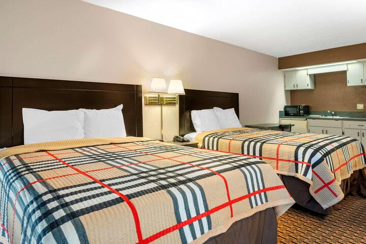 Standard Room, King or Two Doubles (5 of 16)