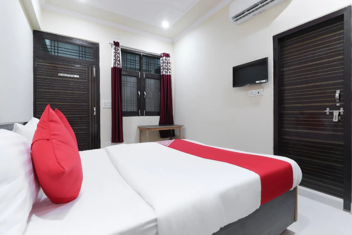 Room 4 of 4