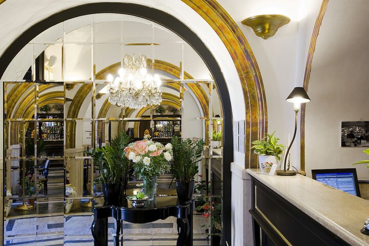 Entrance & Lobby
