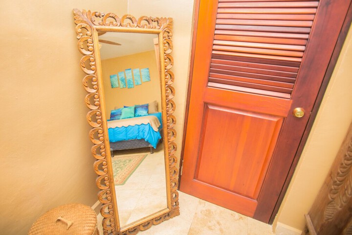 Room 6 of 39