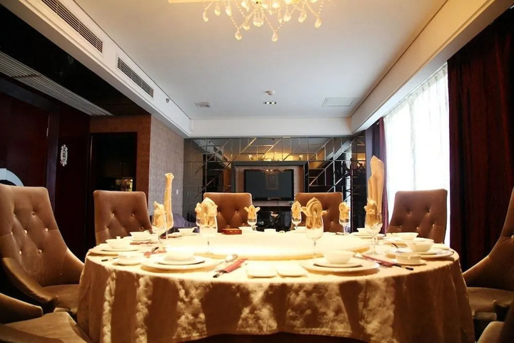 Dining 20 of 26