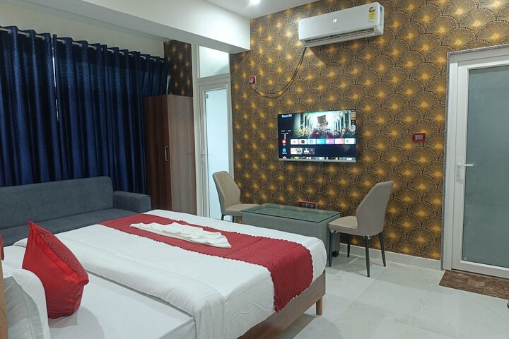 Room 2 of 13