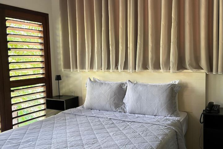Room 11 of 40