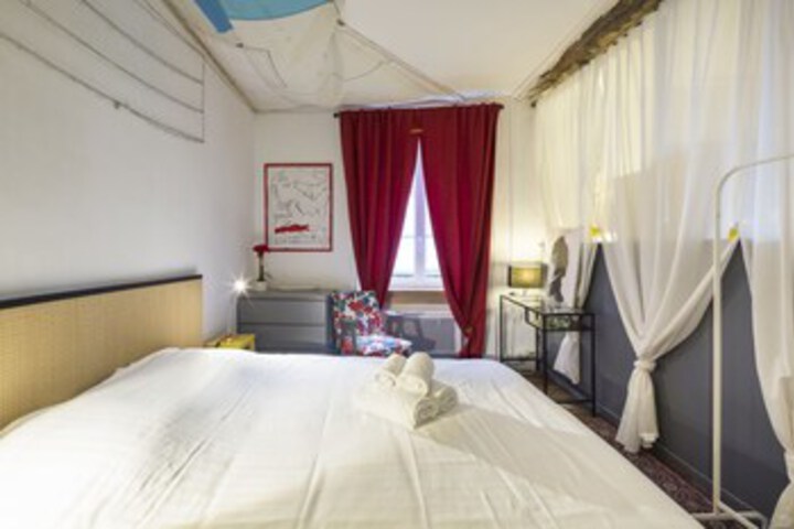 Room 25 of 27