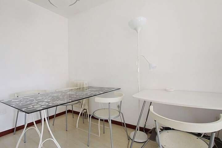 Room 26 of 74