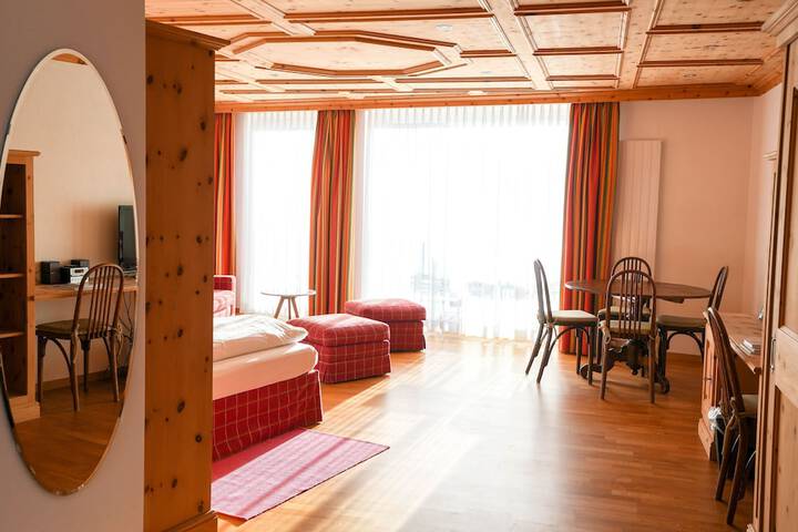 Room 43 of 123