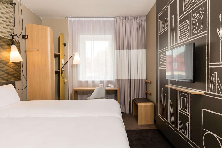 Room 22 of 49