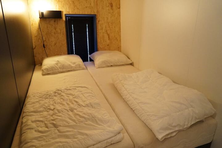 Room 3 of 39