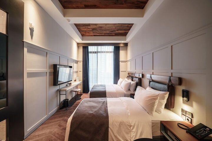 Room 12 of 35