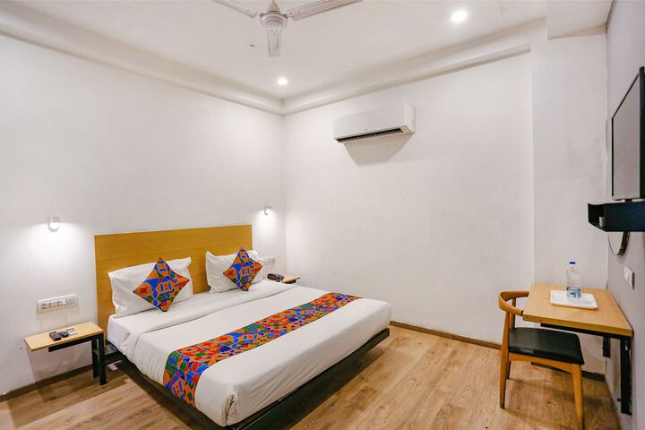 Room 18 of 25