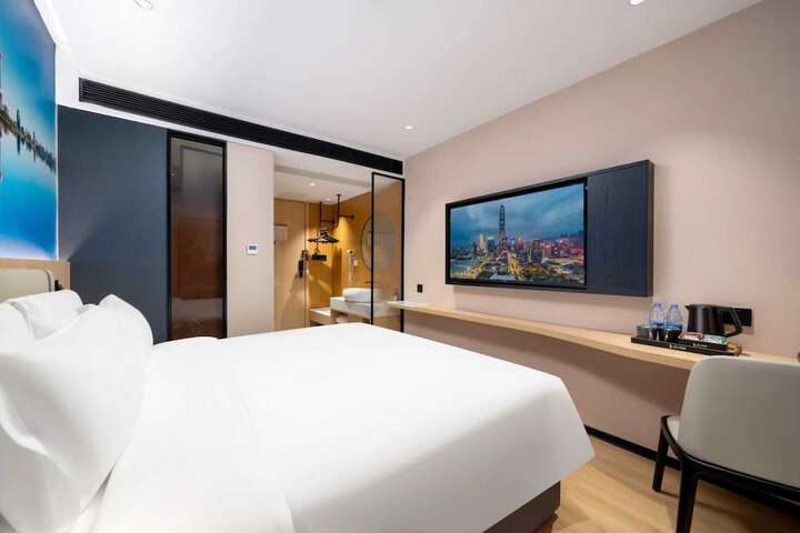 Room 6 of 14
