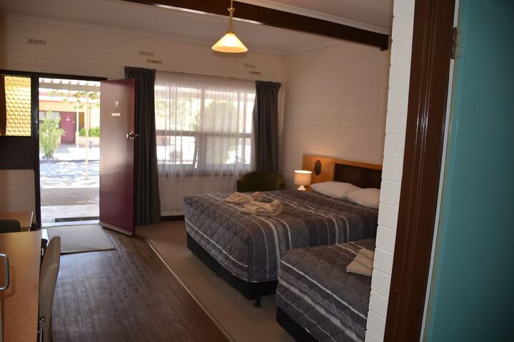 Room 15 of 83