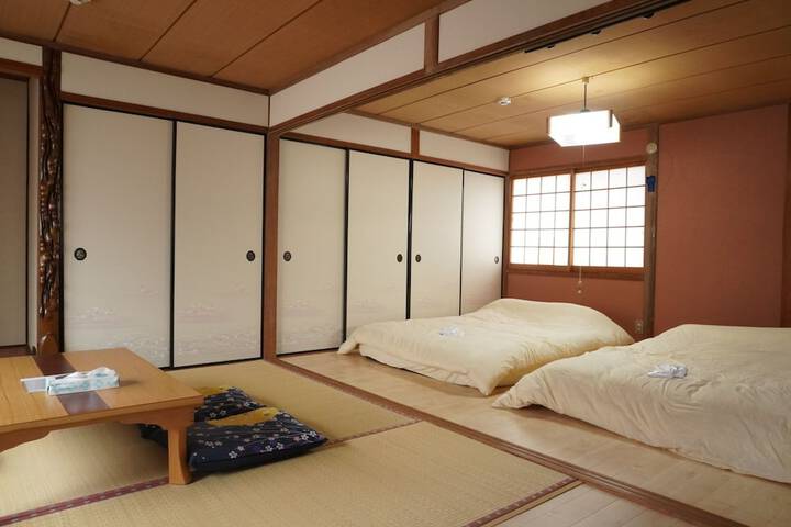 Room 5 of 23