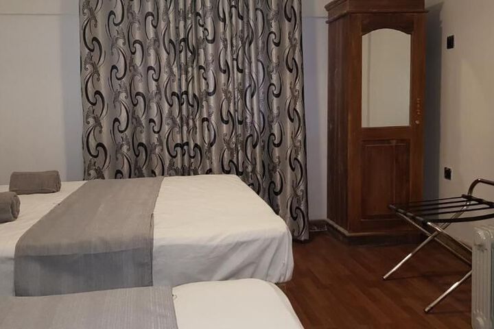 Room 9 of 43