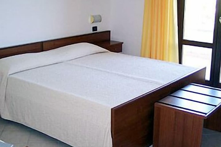 Room 2 of 50