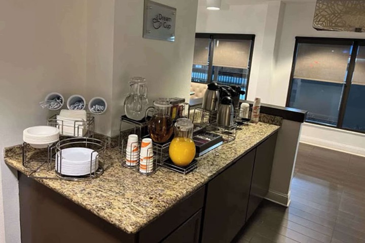 Breakfast area