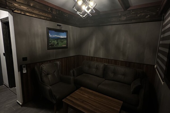 Room 19 of 76