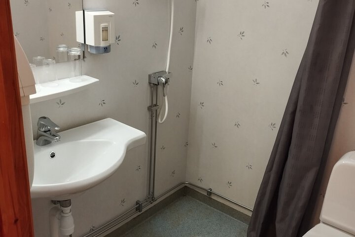Room 83 of 140