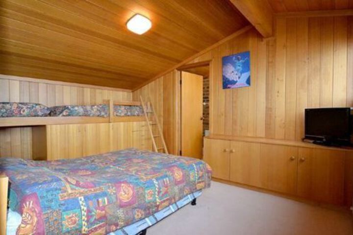 Room 5 of 15