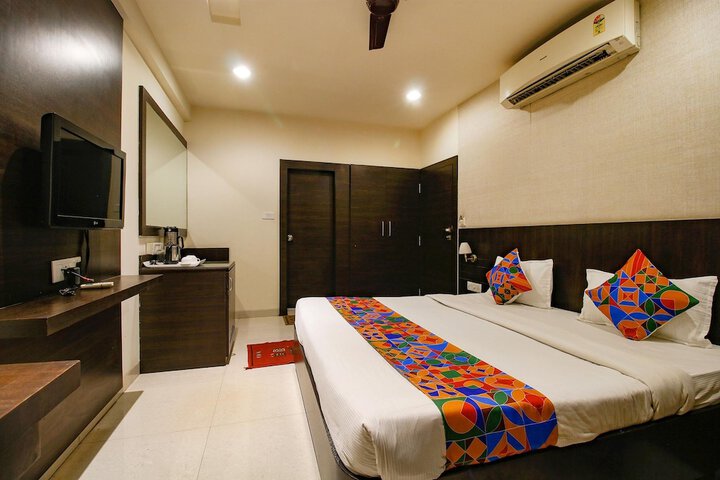 Room 15 of 32