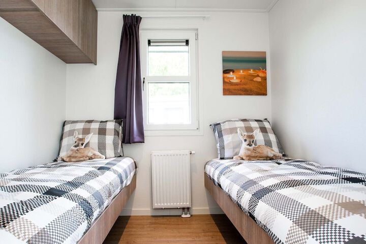 Room 3 of 37