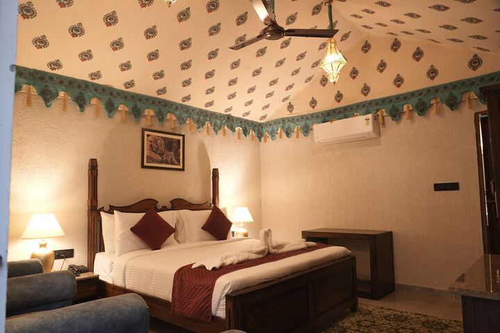 Room 11 of 20