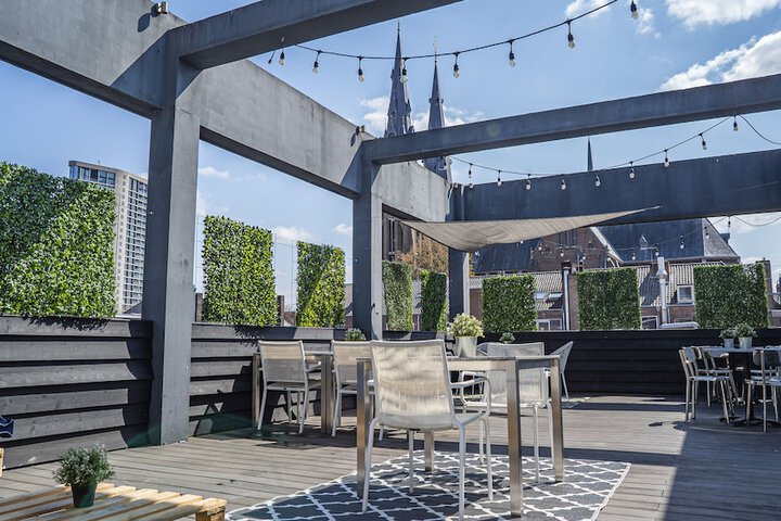Sundeck 26 of 28
