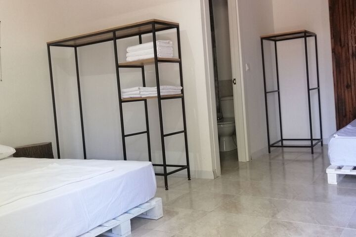 Room 83 of 127