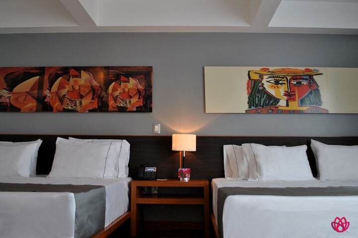 Room 30 of 44
