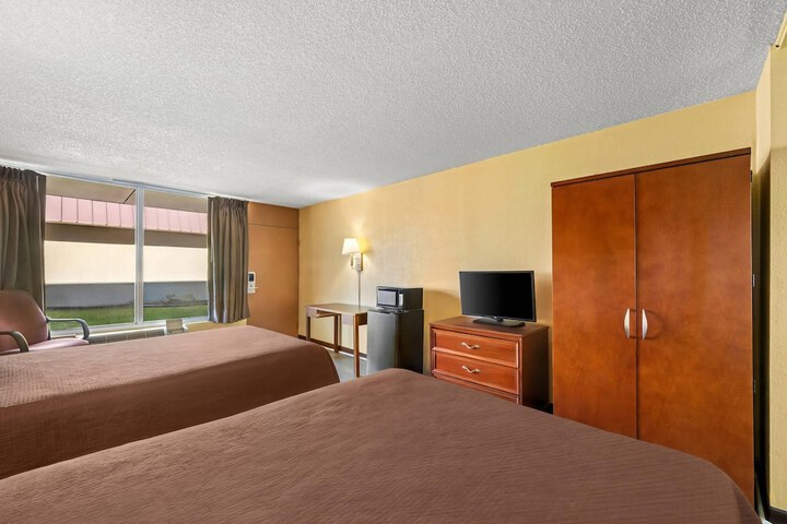 Room 34 of 85