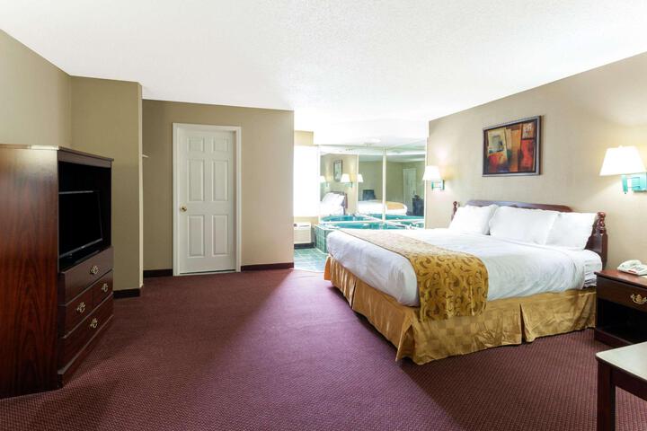 Double Accessible King Size Bed (4 of 11)