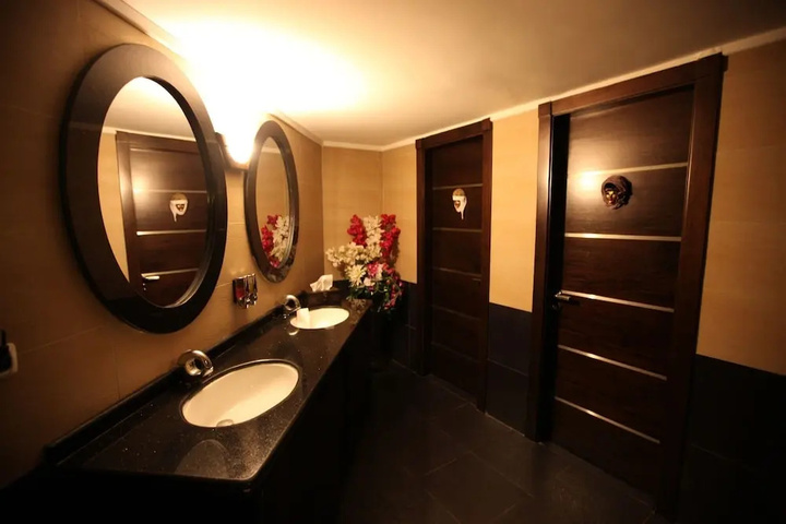 Room 8 of 29