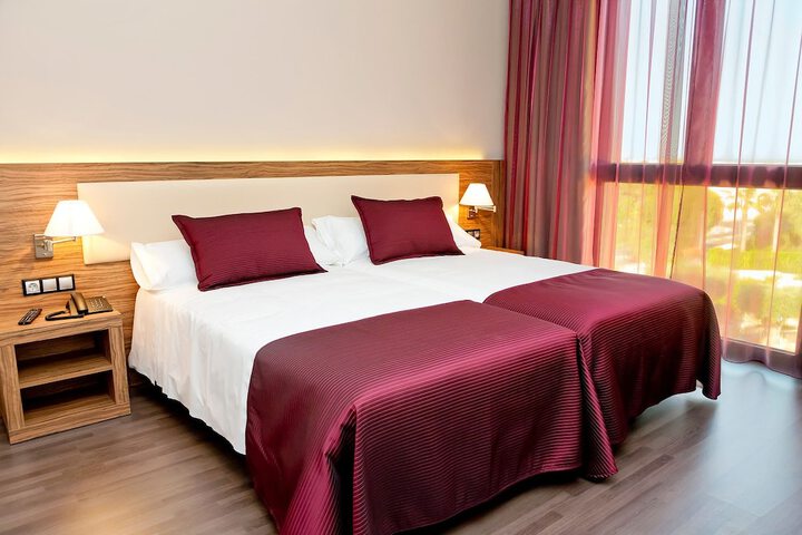 Room 3 of 38