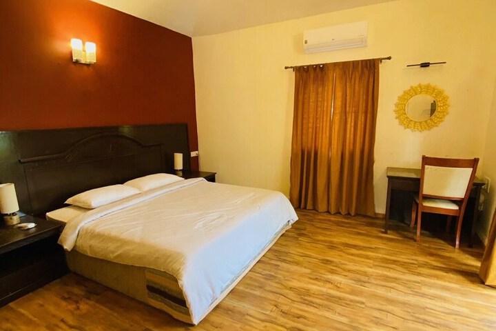 Room 25 of 120