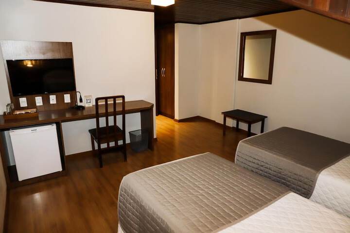 Room 13 of 41