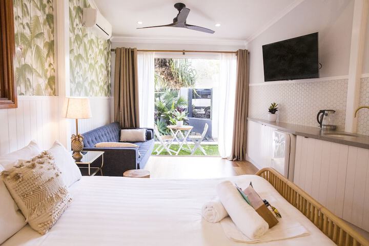 Room 4 of 52