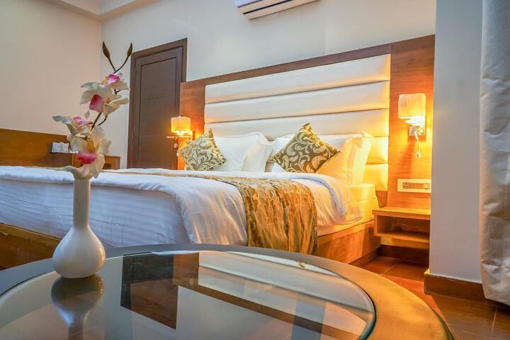 Room 27 of 53