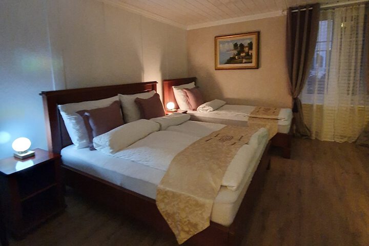 Room 30 of 266