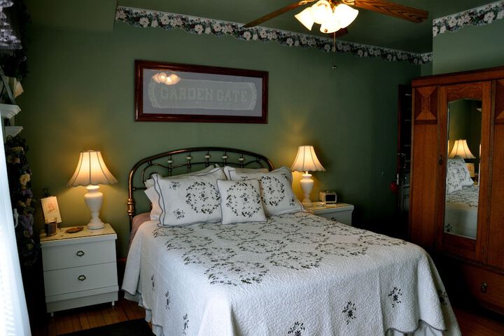Room 4 of 19