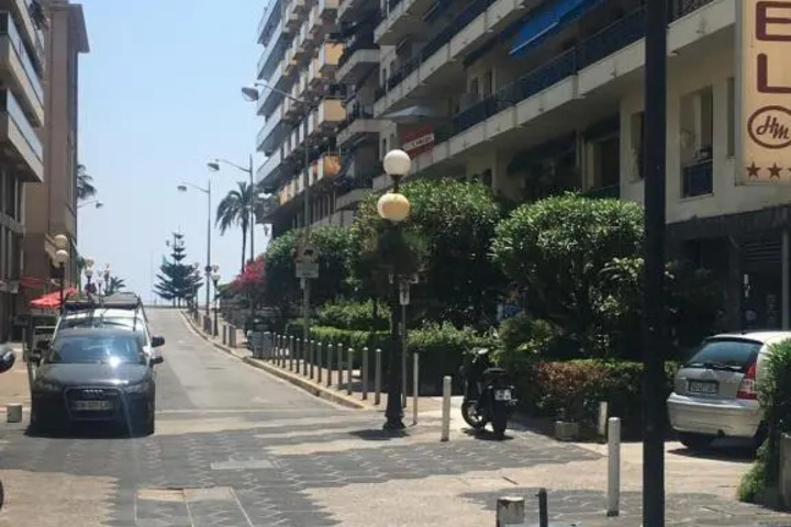 Studio carré dor situé à 50 m de la Plage