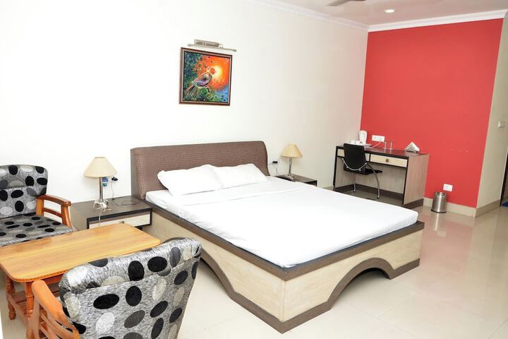 Room 7 of 19