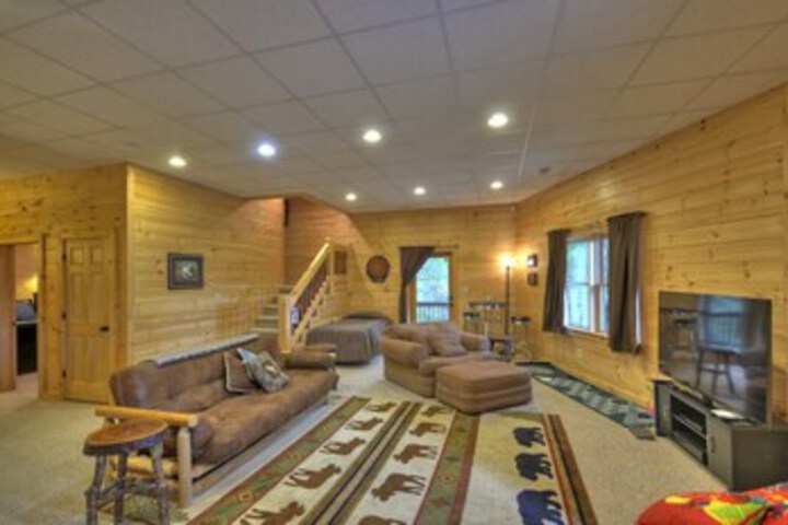 Room 17 of 28