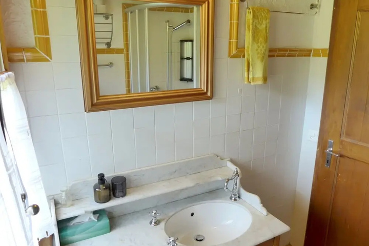 Room 10 of 22
